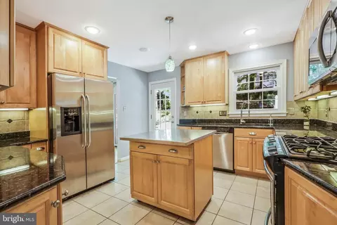 6621 Sandover Ct, Springfield, VA 22152 photo 17