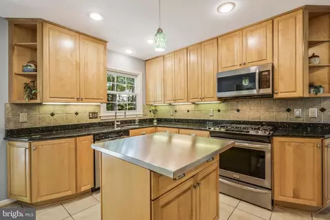 6621 Sandover Ct, Springfield, VA 22152 photo 16