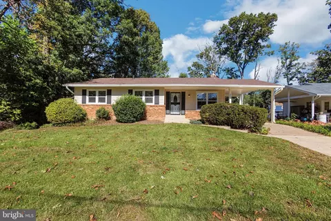9504 Nan Mill Ln, Fairfax, VA 22032
