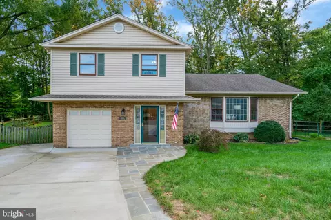 4318 Dahill Pl, Alexandria, VA 22312