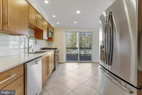 7012 Braddock Mews Pl, Springfield, VA 22151 photo 32