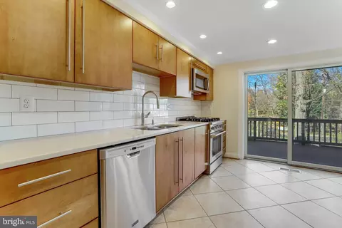 7012 Braddock Mews Pl, Springfield, VA 22151 photo 25