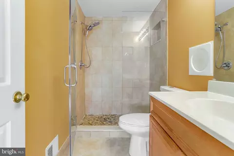 7012 Braddock Mews Pl, Springfield, VA 22151 photo 43