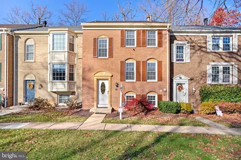7012 Braddock Mews Pl, Springfield, VA 22151