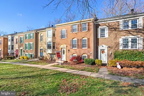7012 Braddock Mews Pl, Springfield, VA 22151 photo 3