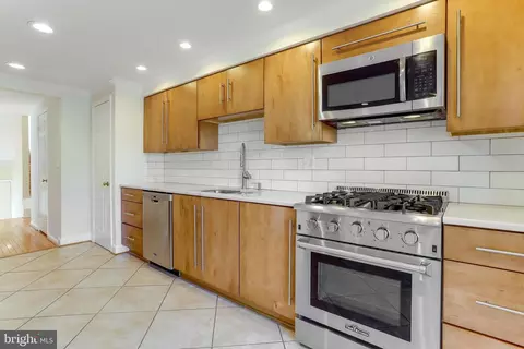 7012 Braddock Mews Pl, Springfield, VA 22151 photo 30