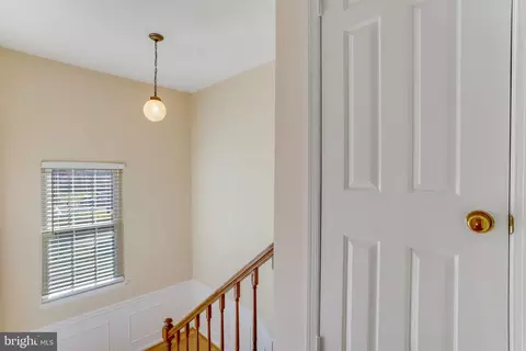 7012 Braddock Mews Pl, Springfield, VA 22151 photo 8