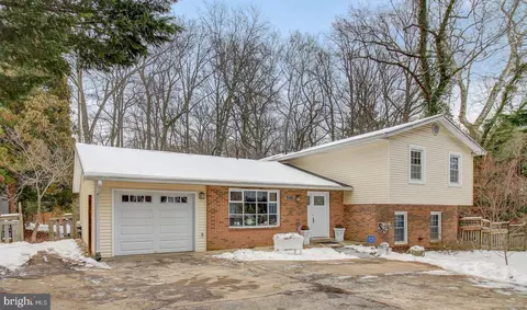 1038 Park St SE, Vienna, VA 22180