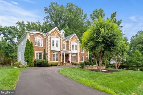 4707 Briggs Rd, Fairfax, VA 22030