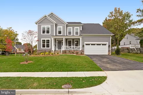4001 Lee Pl, Annandale, VA 22003