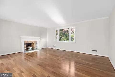 6437 Tucker Ave, Mclean, VA 22101 photo 4