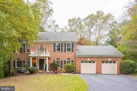 5813 Hannora Ln, Fairfax Station, VA 22039