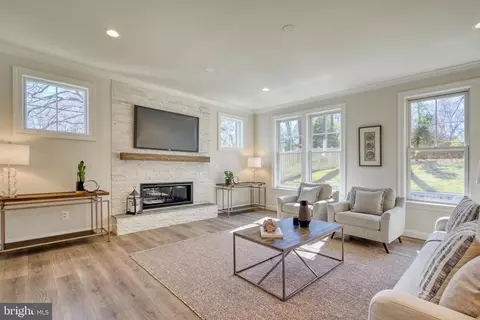 Living - 1826 Dalmation Dr, Mclean, VA 22101 photo 2 of 2