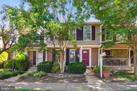6133 Hyacinth Dr, Alexandria, VA 22310