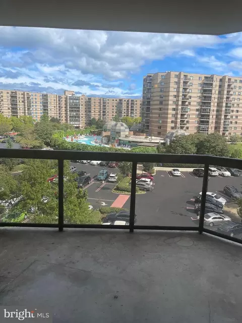 8360 Greensboro Dr #619, Mclean, VA 22102 photo 23