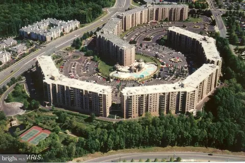 8360 Greensboro Dr #619, Mclean, VA 22102