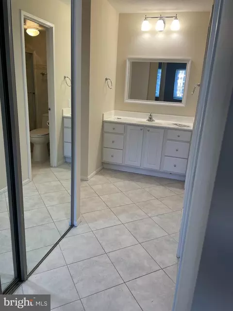 8360 Greensboro Dr #619, Mclean, VA 22102 photo 12