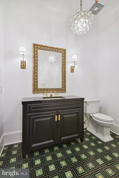 Bath - 6622 Malta Ln, Mclean, VA 22101 photo 1 of 8