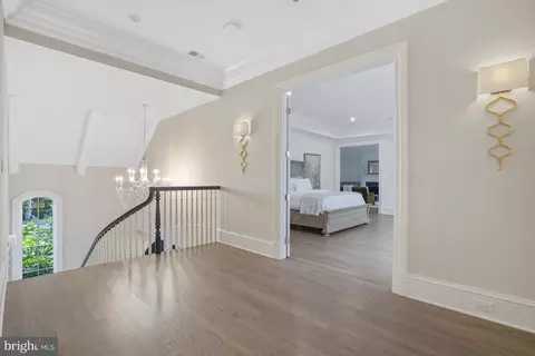 Entry Way - 6622 Malta Ln, Mclean, VA 22101 photo 4 of 5