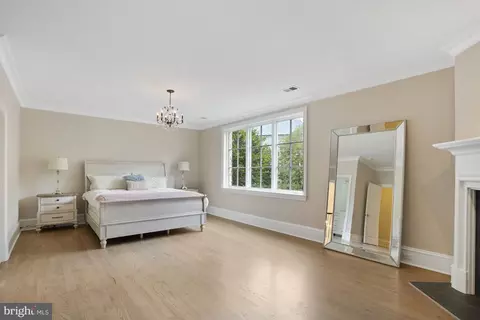 Bedroom - 6622 Malta Ln, Mclean, VA 22101 photo 3 of 5
