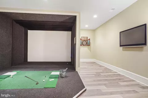 Living - 6622 Malta Ln, Mclean, VA 22101 photo 8 of 8
