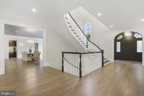 Entry Way - 6622 Malta Ln, Mclean, VA 22101 photo 1 of 5