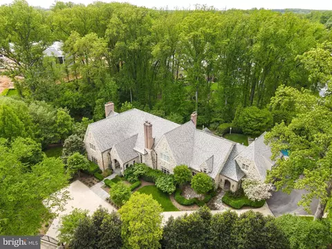 Exterior - 6622 Malta Ln, Mclean, VA 22101 photo 17 of 19