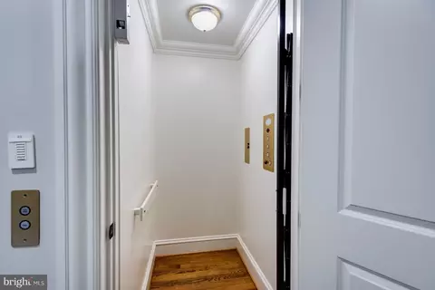 Entry Way - 6622 Malta Ln, Mclean, VA 22101 photo 5 of 5