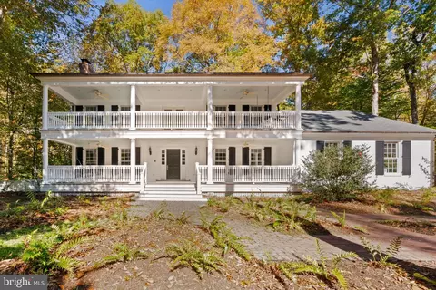 10428 Hampton Rd, Fairfax Station, VA 22039