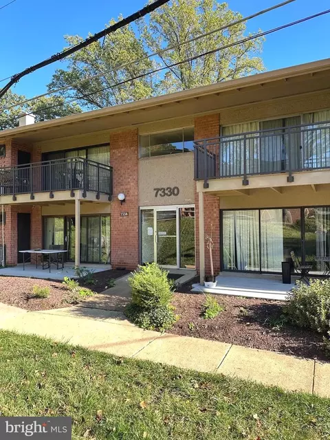 7330 Lee Hwy #T-2, Falls Church, VA 22046