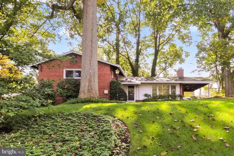 7003 Ted Dr, Falls Church, VA 22042