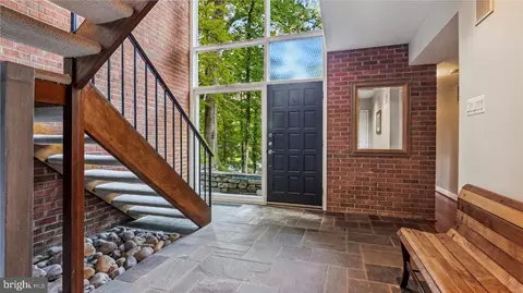 6219 Park Rd, Mclean, VA 22101 photo 2