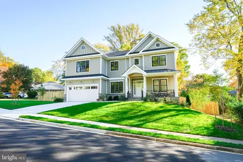1205 Kelley St SW, Vienna, VA 22180