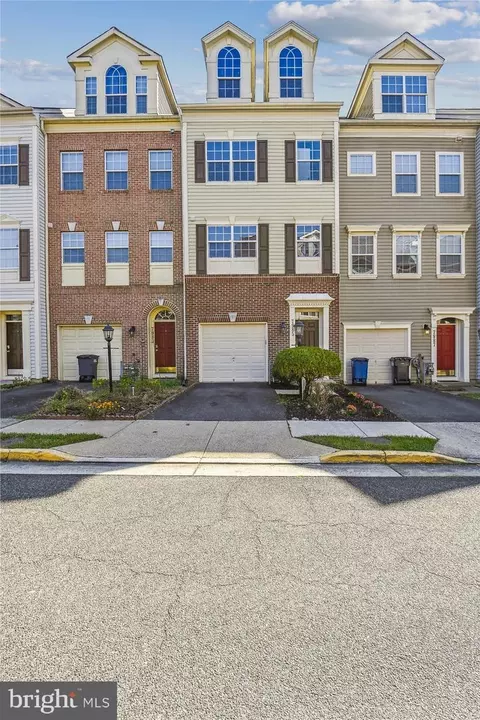 7985 Avery Park Ct, Alexandria, VA 22306