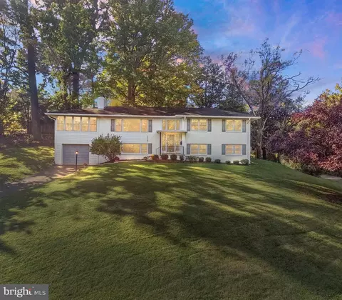 2330 Windsor Rd, Alexandria, VA 22307