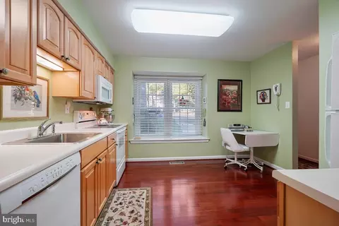 2177 Pond View Ct, Reston, VA 20191 photo 12