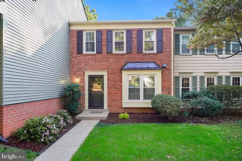 2177 Pond View Ct, Reston, VA 20191