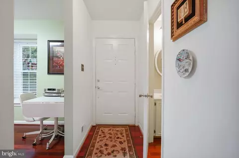 2177 Pond View Ct, Reston, VA 20191 photo 5