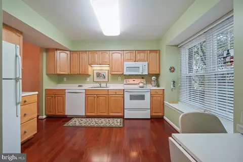 2177 Pond View Ct, Reston, VA 20191 photo 8