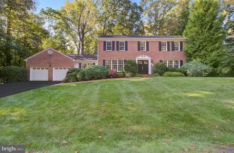 11201 Cranbrook Ln, Oakton, VA 22124