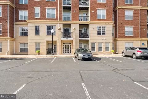 205 Meeting House Station Sq #205, Herndon, VA 20170