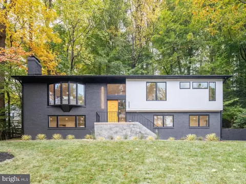 6503 Lakeview Dr, Falls Church, VA 22041