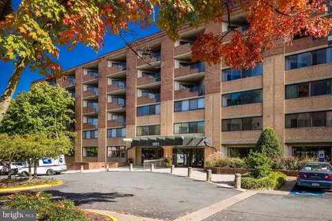 1951 Sagewood Ln #319, Reston, VA 20191
