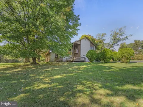 3106 Fox Den Ln, Oakton, VA 22124