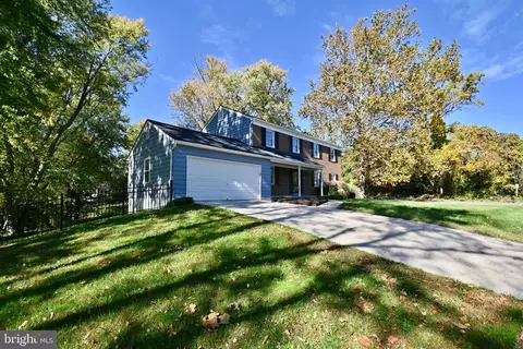 4600 Country Ln, Annandale, VA 22003