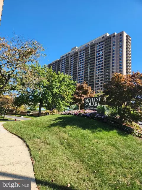 5501 Seminary Rd #1713S, Falls Church, VA 22041