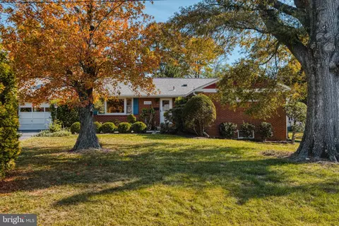 3223 Magnolia Ave, Falls Church, VA 22041