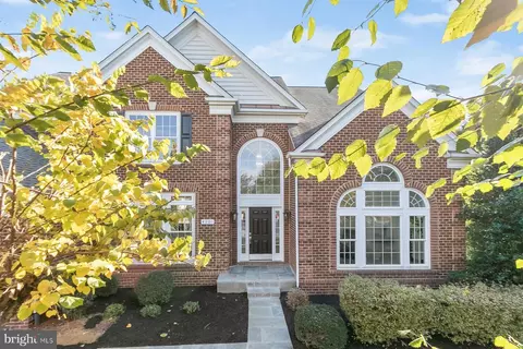 4801 Christie Jane Ln, Fairfax, VA 22030