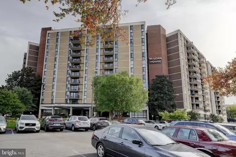 6800 Fleetwood Rd #812, Mclean, VA 22101