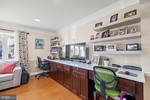 7319 Beverly Park Dr, Springfield, VA 22150 photo 8